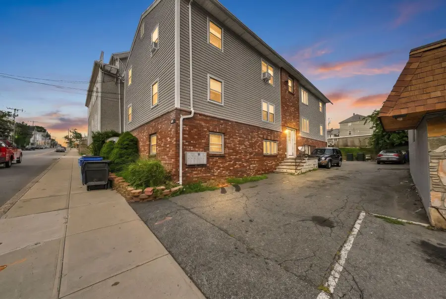 243 Robeson St #3, Fall River, MA 02720 - #2