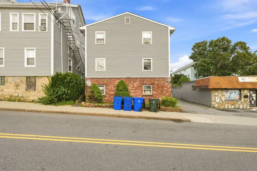243 Robeson St #6, Fall River, MA 02720 - #3