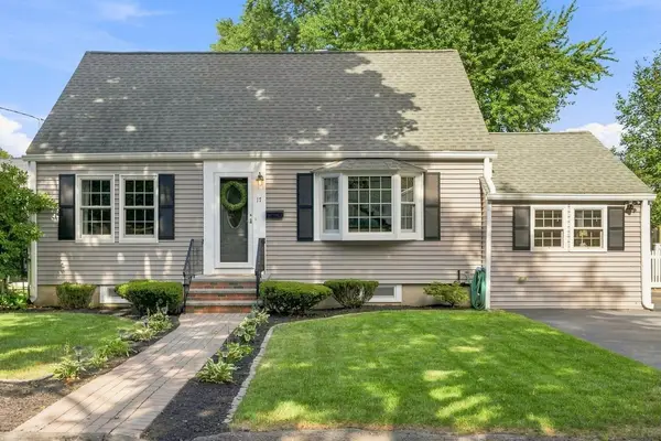 17 Greenwood Road, Peabody, MA 01960