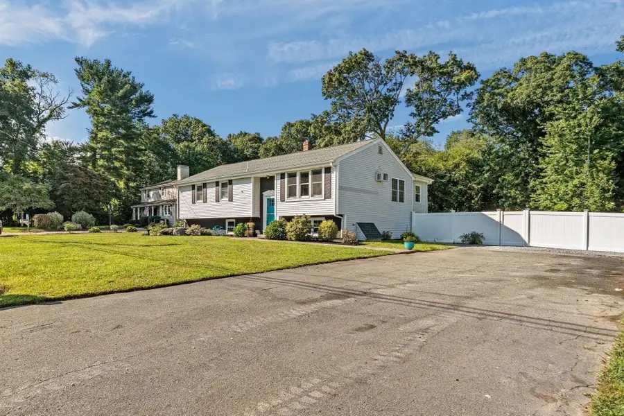 77 Quequechan Rd, Taunton, MA 02780 - #3