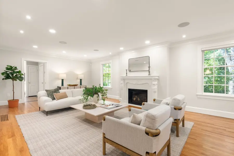 17 Glenoe Rd, Chestnut Hill, MA 02467 - #3