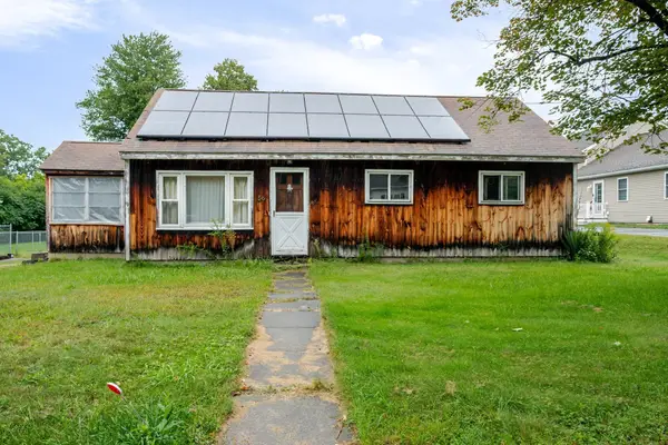 56 John St, Lunenburg, MA 01462