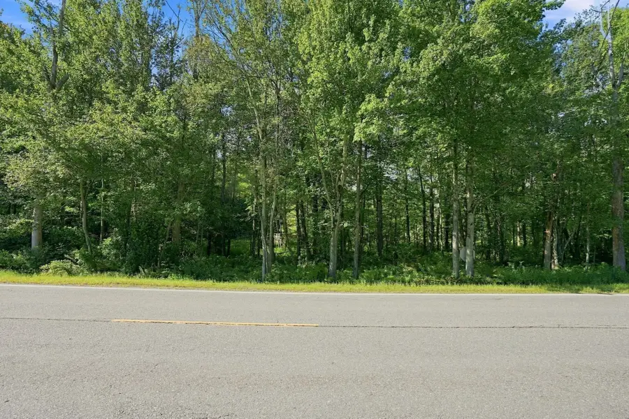 32 Berkshire Trail E, Williamsburg, MA 01096 - #2