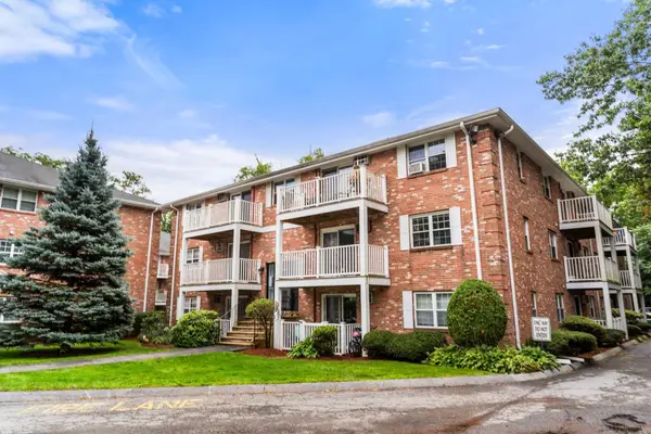 10 Karen Cir #14, Billerica, MA 01821