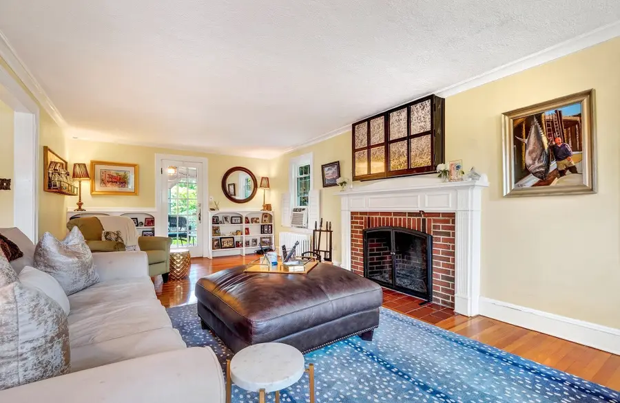 41 Hillcrest Ave, Melrose, MA 02176 - #3
