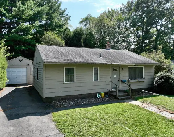 9 Pine Brook Curve, Northampton, MA 01060