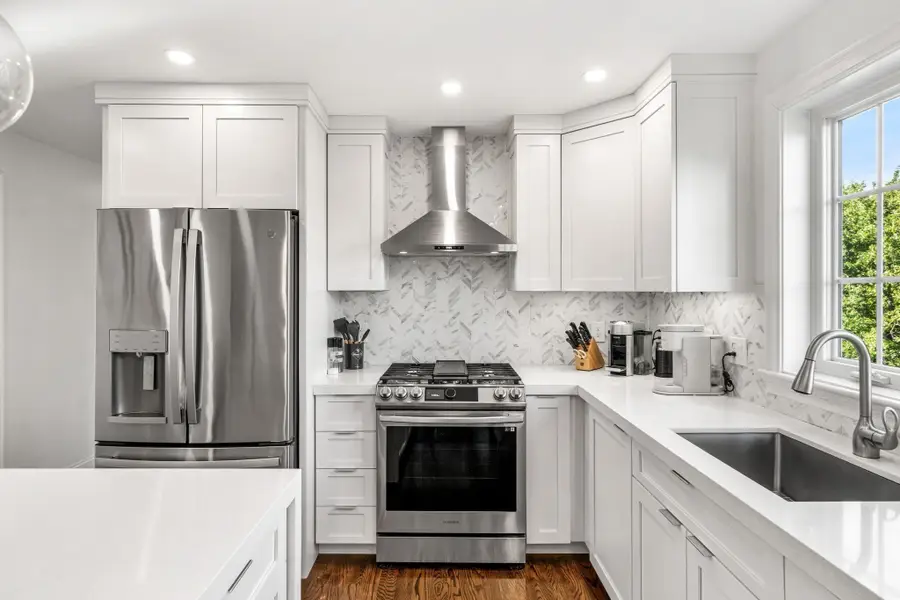 22 Overlook Dr, Danvers, MA 01923 - #3