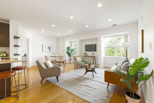 65 Beacon St #403, Somerville, MA 02143