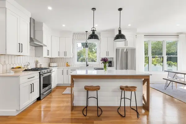 167 Chapel St #167, Newton, MA 02458