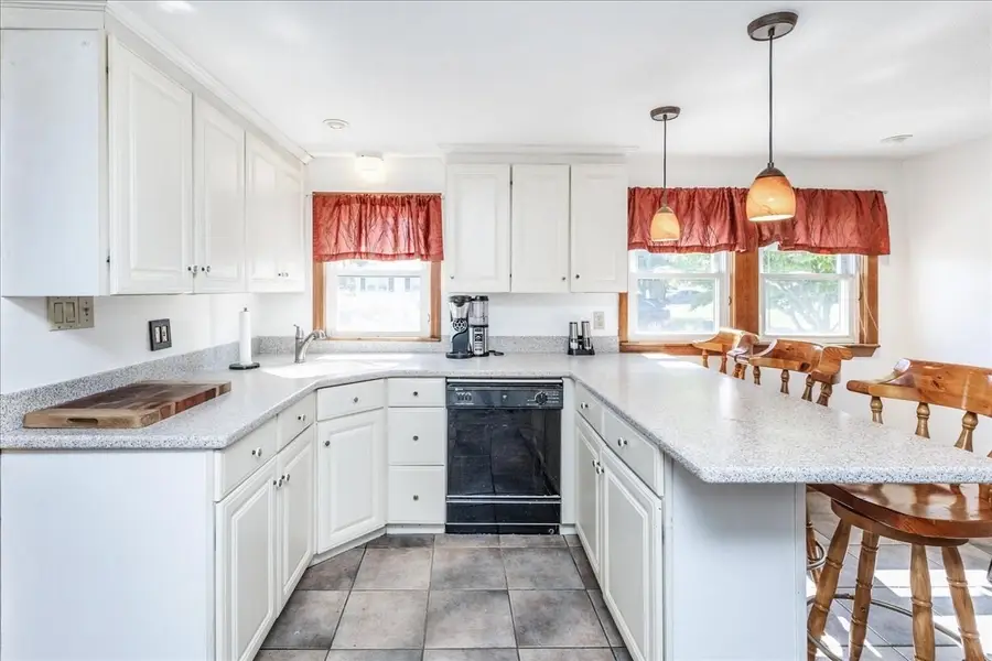 43 Crestwood Cir, Lawrence, MA 01843 - #2