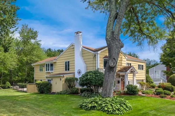 12 Carpenter Road, Lynnfield, MA 01940