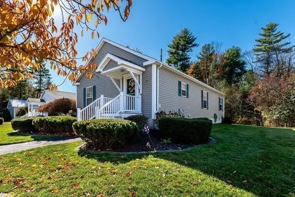21 Hemlock Dr, Bridgewater, MA 02324