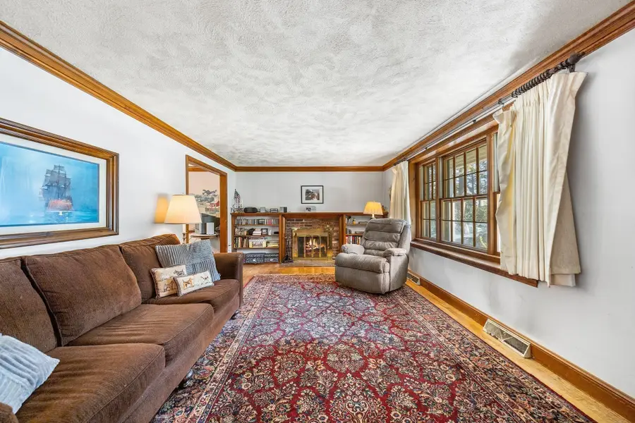 41 Academy Ave, Weymouth, MA 02189 - #3