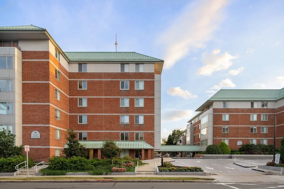 193 Oak St #205E, Newton, MA 02464 - #1