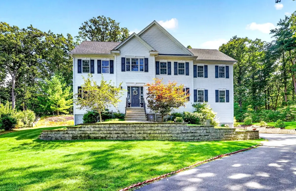 4 Murray Hill Circle, Wilmington, MA 01887 - #1