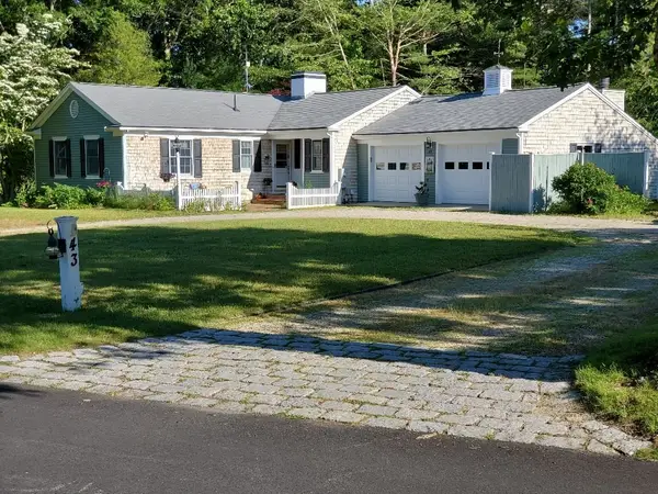 43 Poponessett Rd, Barnstable, MA 02635