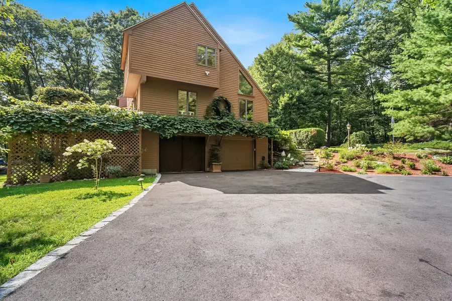 165 East St, Upton, MA 01568 - #3