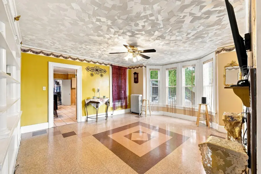 1 Grove St, Lawrence, MA 01841 - #3