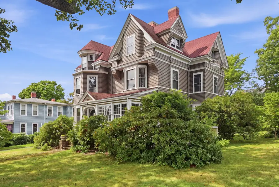 25 Avon St, Wakefield, MA 01880 - #2