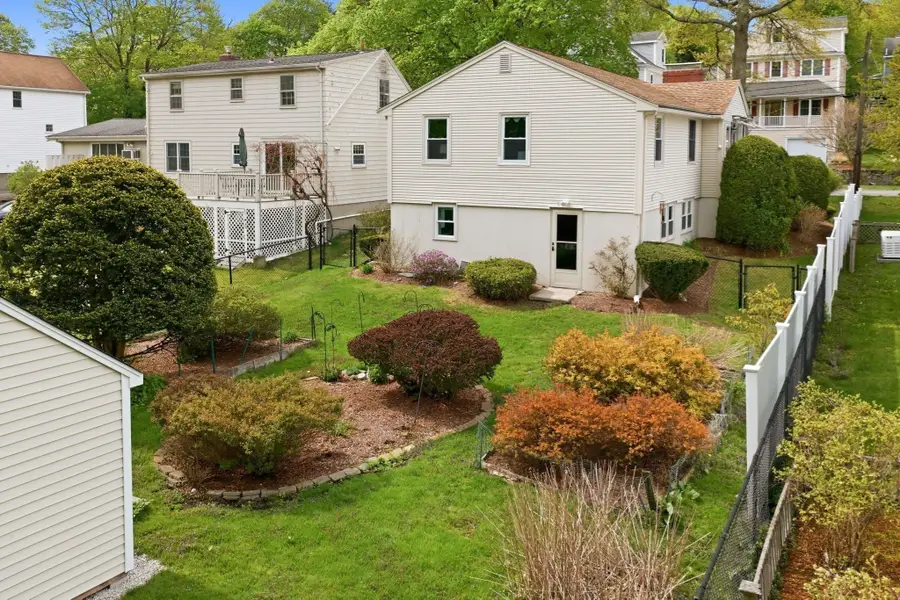 46 Grapevine Ave, Lexington, MA 02421 - #2