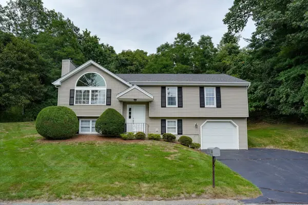 3 Greenside Ln, Worcester, MA 01609