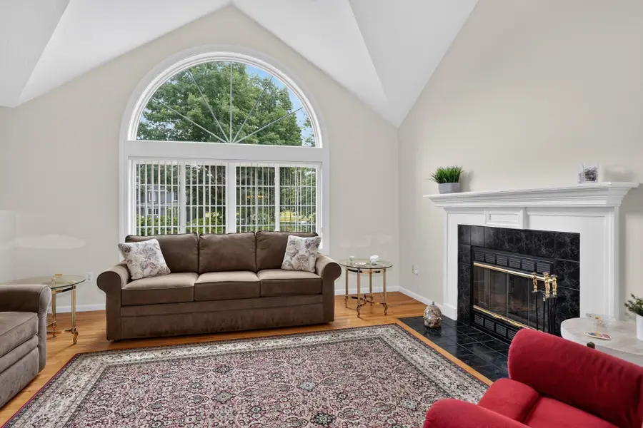 3 Greenside Ln, Worcester, MA 01609 - #3