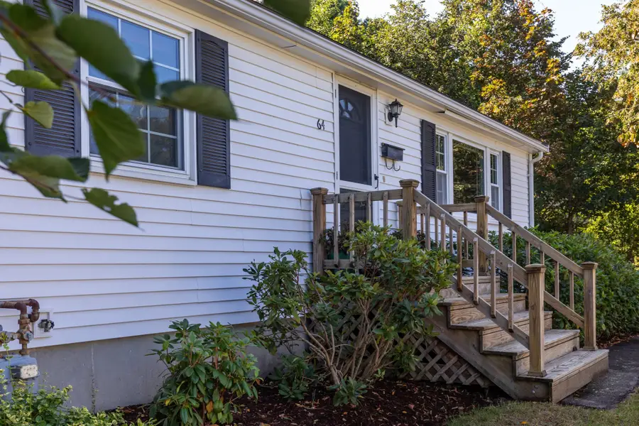 64 Alden St, Plymouth, MA 02360 - #3