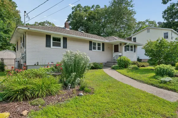 11 Greybert Ln, Worcester, MA 01602