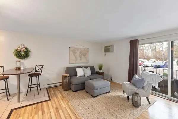 53 Fountain Ln #8, Weymouth, MA 02190