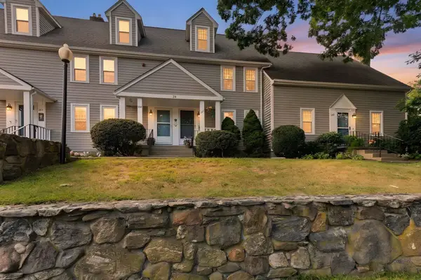 354 Twin Lakes Dr #354, Halifax, MA 02338