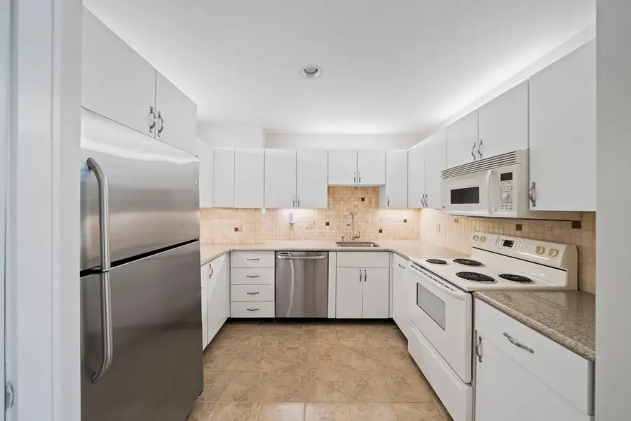 100 Parks St #27, Duxbury, MA 02332 - #3