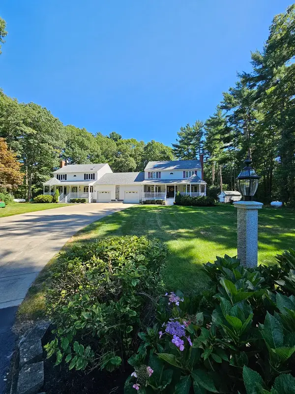 226 County Rd, Freetown, MA 02717