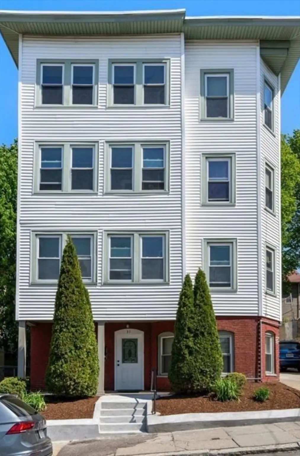 31 Chrome St, Worcester, MA 01604 - #1