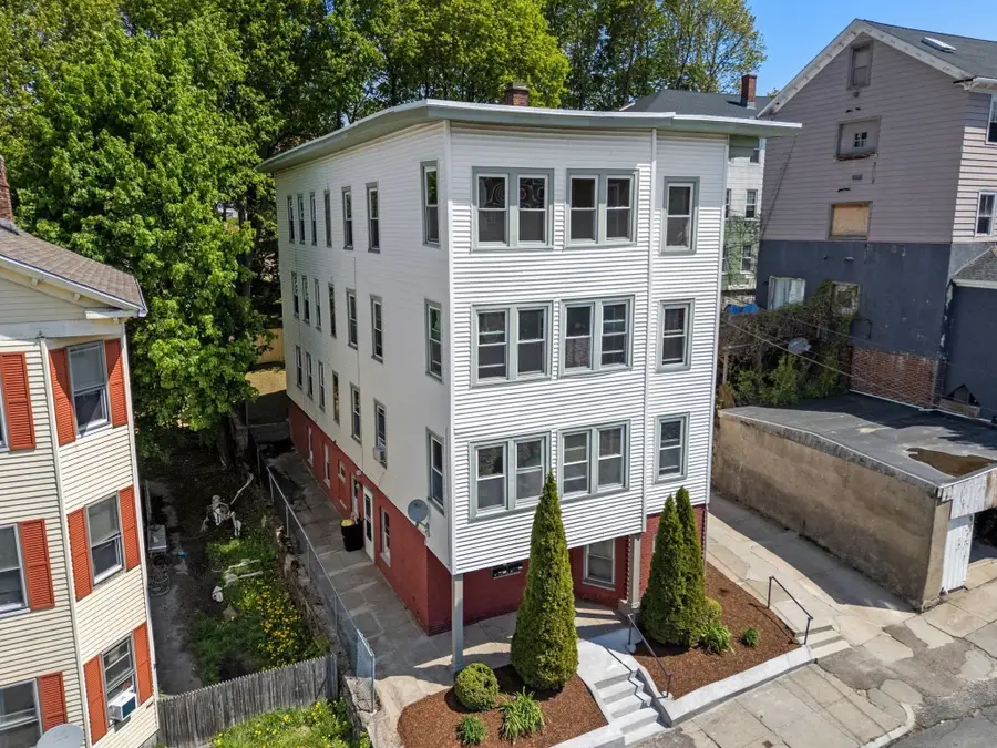 31 Chrome St, Worcester, MA 01604 - #2
