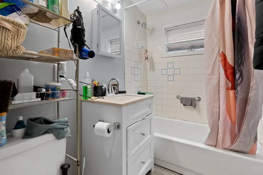 19 Hiawatha Rd, Boston, MA 02126 - #3