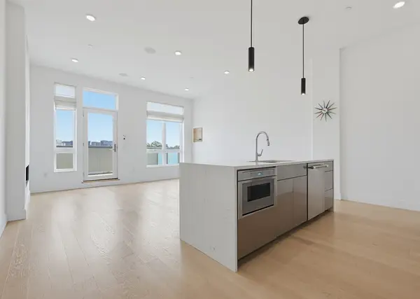 20 W 5th St #5D, Boston, MA 02127