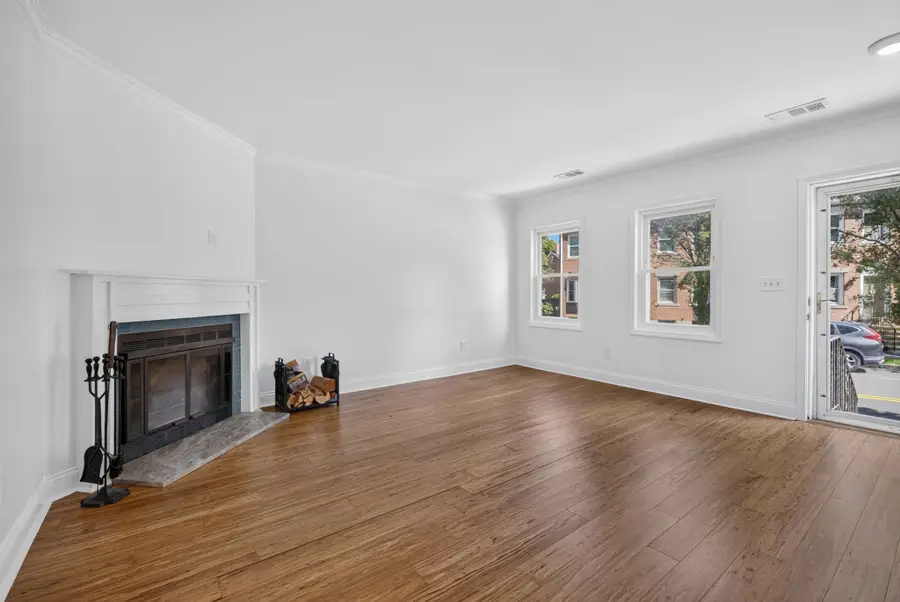 28 Admirals Way #28, Chelsea, MA 02150 - #3