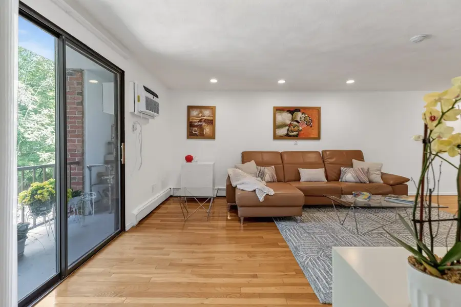 131 Pierce St #304, Malden, MA 02148 - #3