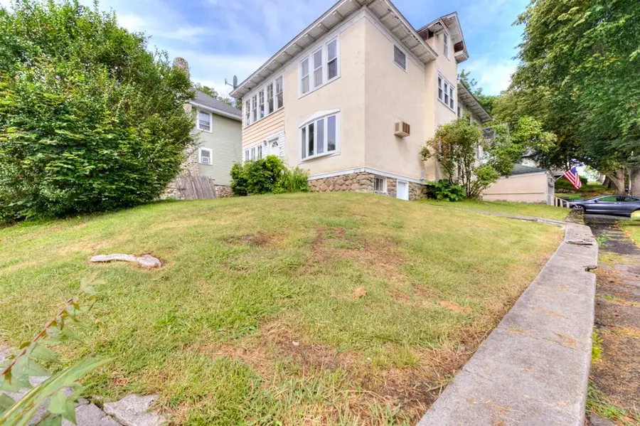 279 Hamilton St, Worcester, MA 01604 - #3
