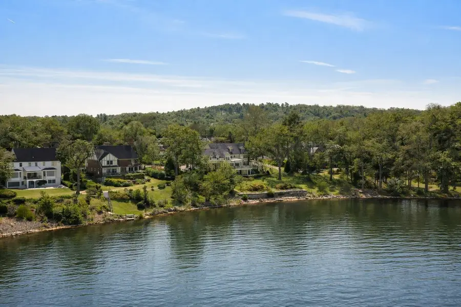 4 Dartmouth, Winchester, MA 01890 - #3
