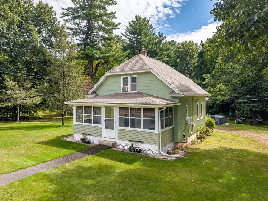 123 Metacomet St, Belchertown, MA 01007 - #3