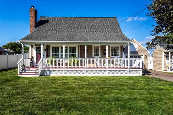 71 Sycamore St, Swansea, MA 02777
