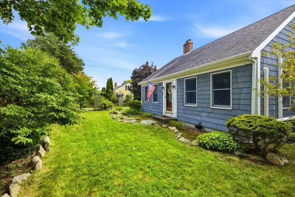 44 Brick Kiln Rd, Falmouth, MA 02536