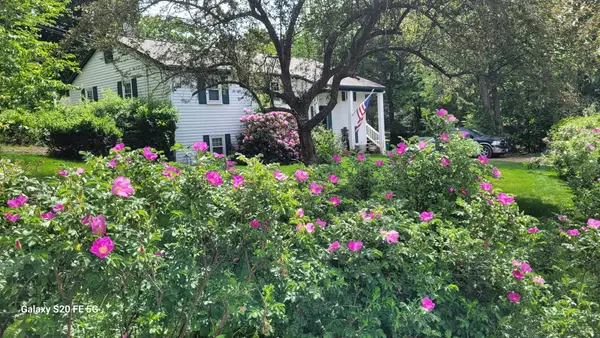 56 Alton Rd, North Attleboro, MA 02760