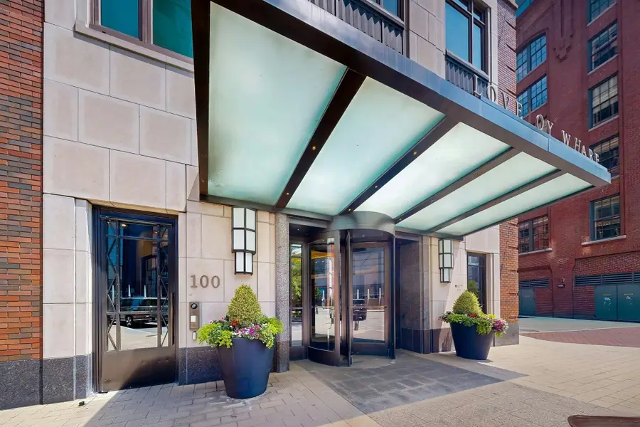 100 Lovejoy Wharf #5Q, Boston, MA 02114 - #2