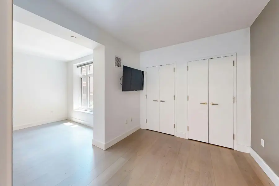 100 Lovejoy Wharf #5Q, Boston, MA 02114 - #3
