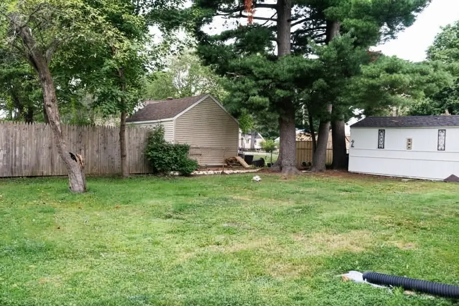 35 W Akard St, Ludlow, MA 01056 - #3
