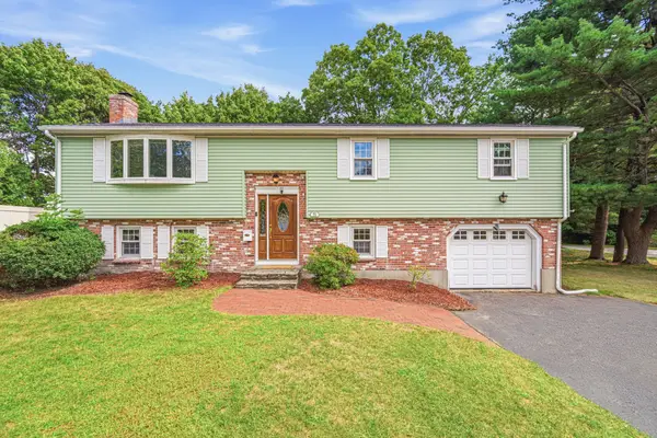 25 Oak Ridge Way, Shrewsbury, MA 01545