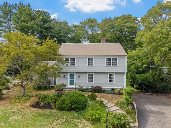 26 Old Coach Rd, Cohasset, MA 02025