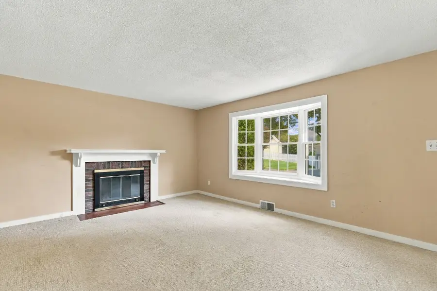9 Spring Terrace, Shrewsbury, MA 01545 - #3